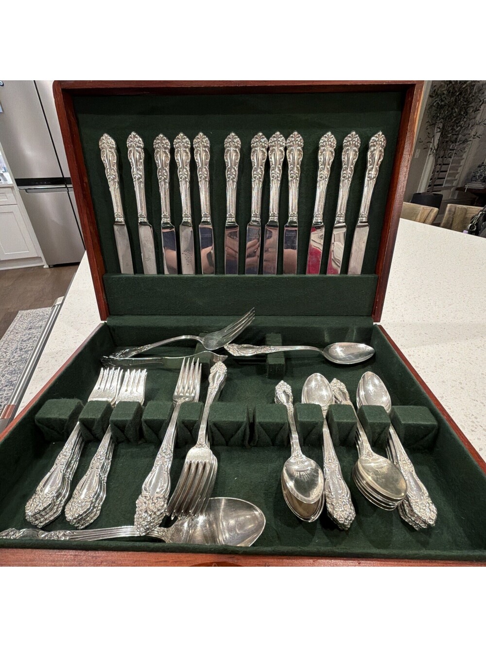 Reed & Barton Festivity Tiger Lily 62 Pc Silverplate Set w/ Reed & Barton Chest